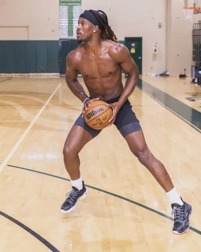 他们邀请了 他们邀请了