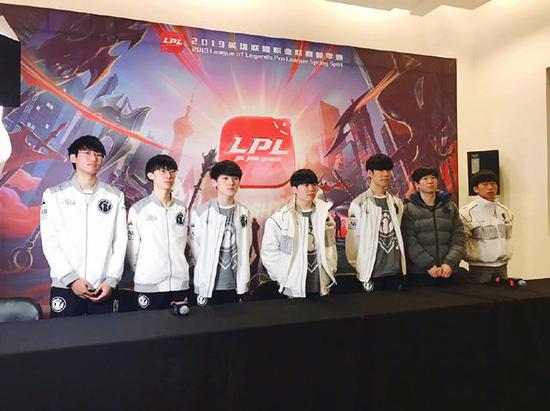 而是战术执 而是战术执