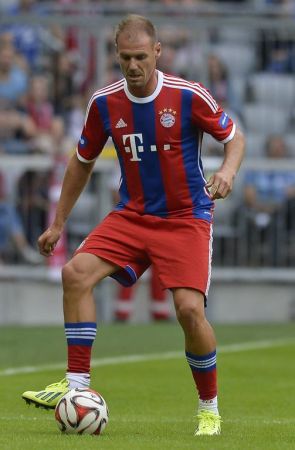 多家媒体：国米关注曼联中场梅努，但转会费和年薪超预算